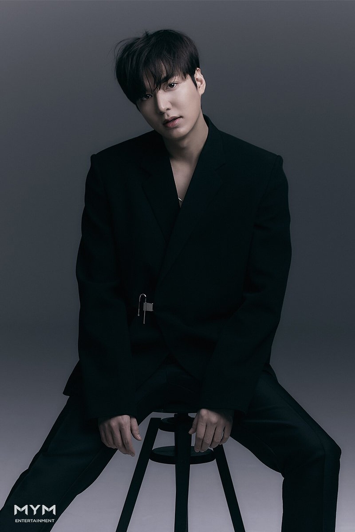 李敏鎬 帥照多連發！堪比雕像神級顏值