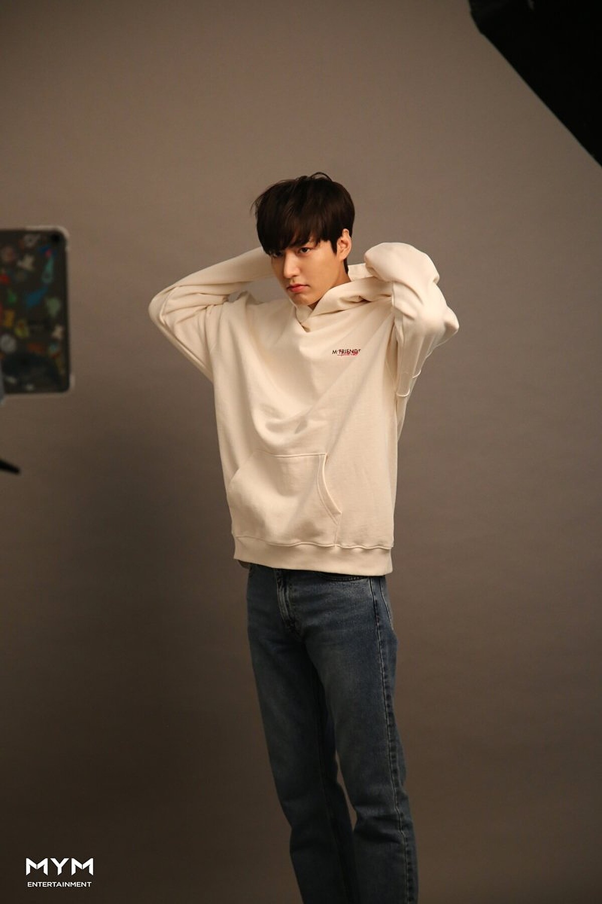 李敏鎬 帥照多連發！堪比雕像神級顏值