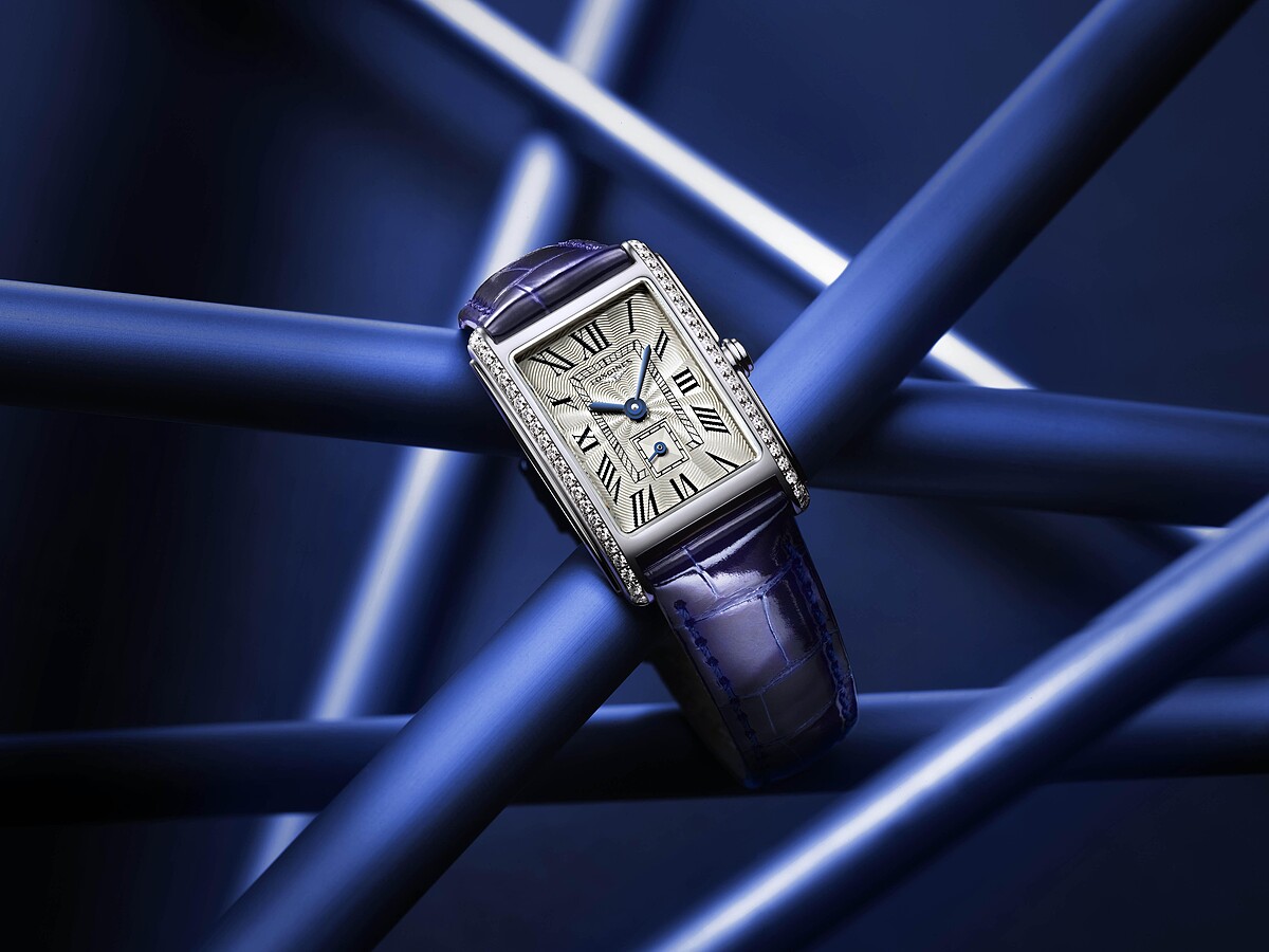 Longines 浪琴表 DolceVita 多情系列鑽石鑲嵌錶殼藍色皮革錶帶女士腕錶(L5.255.0.71.7) 建議售價NT$100,300 