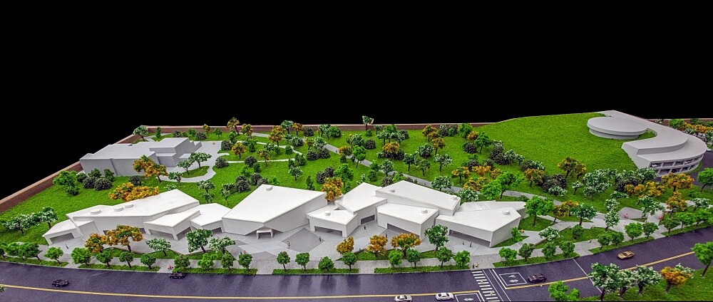 建築呼應柴山綿延起伏山巒而設計