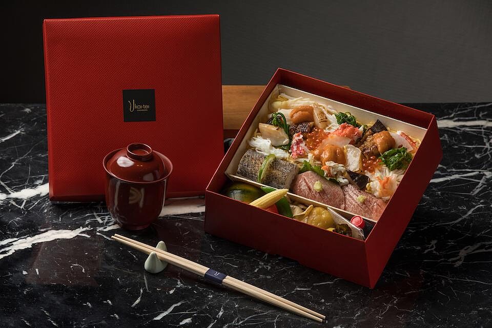 綜合海鮮散壽司，售價1,280元。