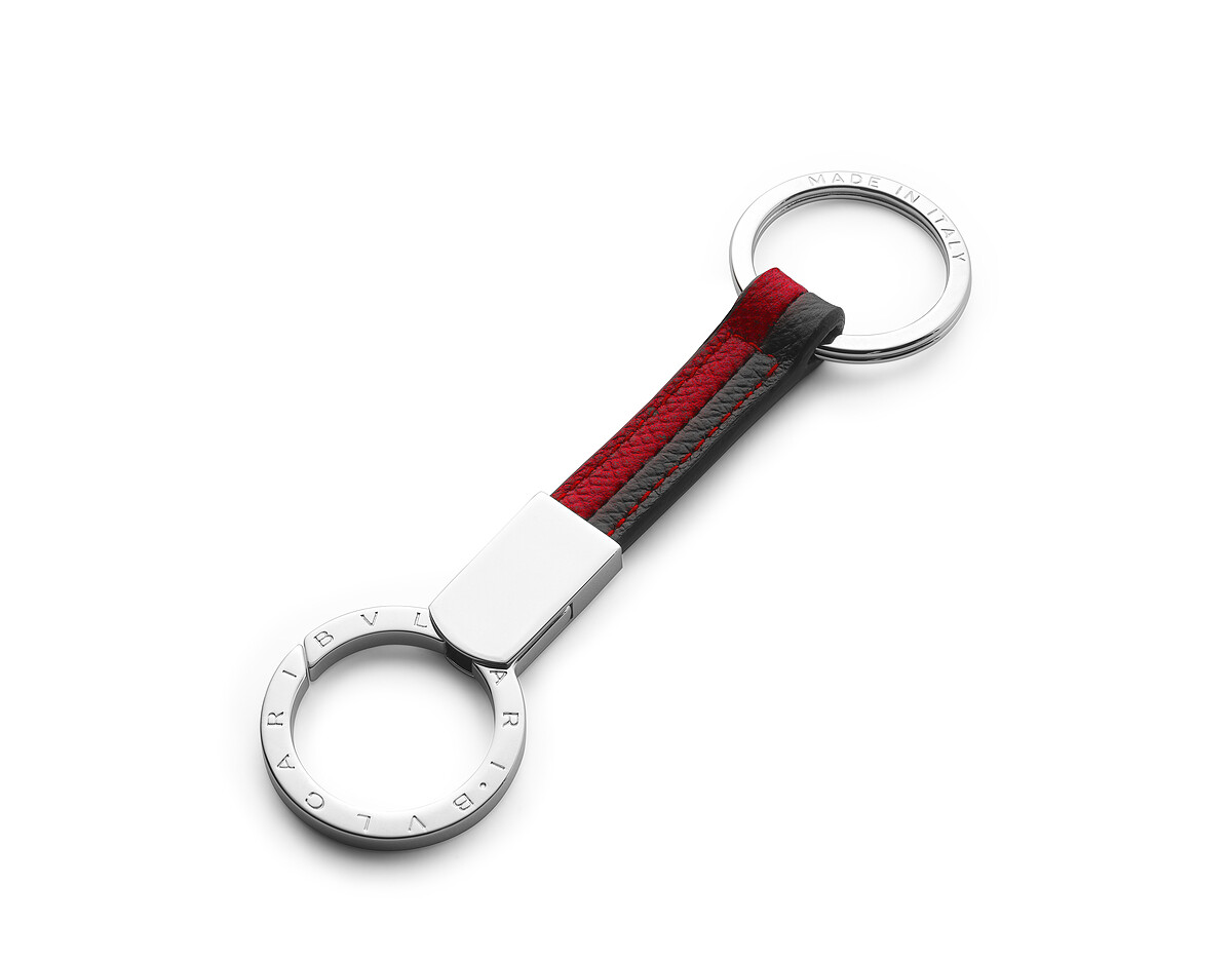 BVLGARI 皮革與鍍銀扣環鑰匙圈 參考售價：約新台幣7,900元