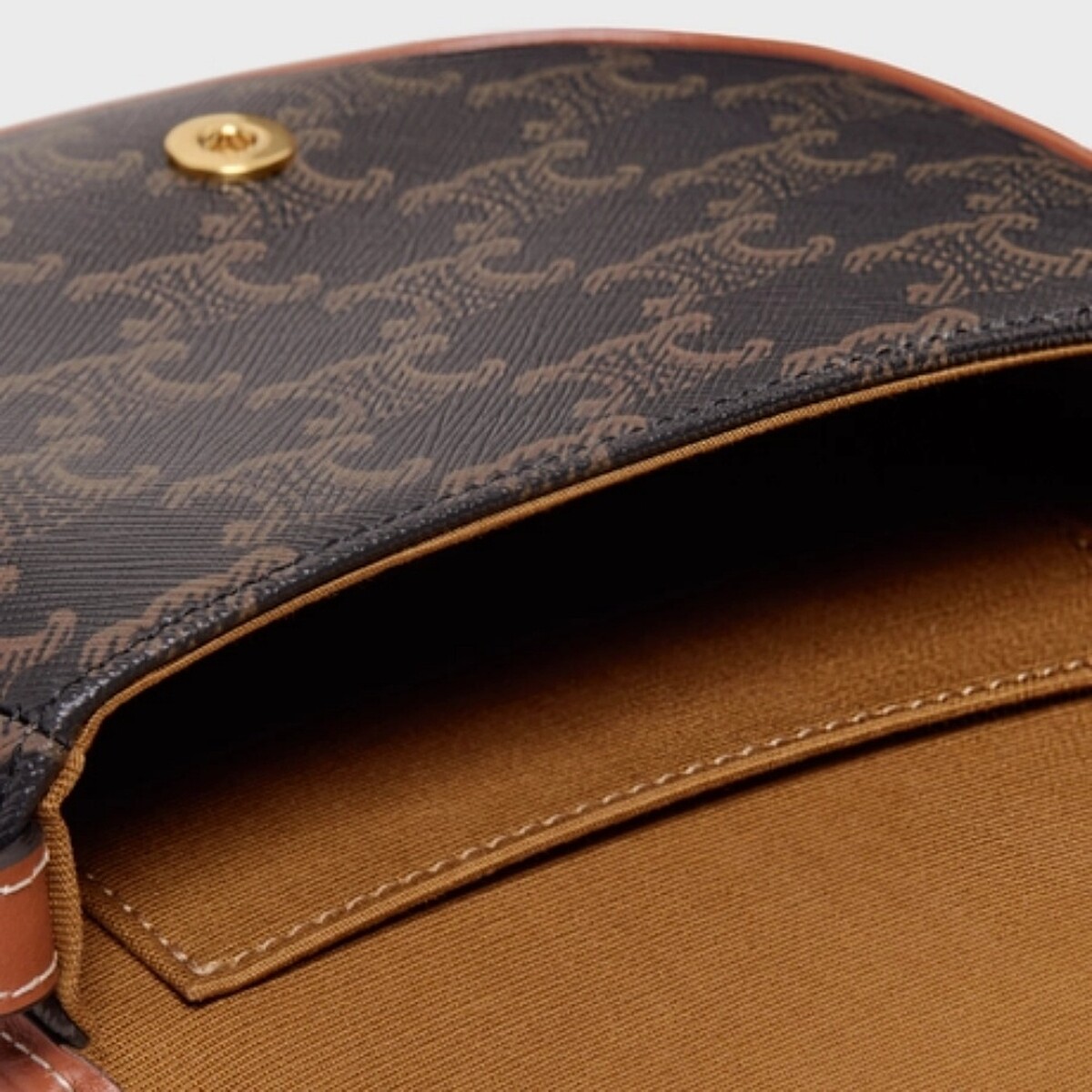 CELINE Triomphe Canvas老花肩背袋，NT38,500