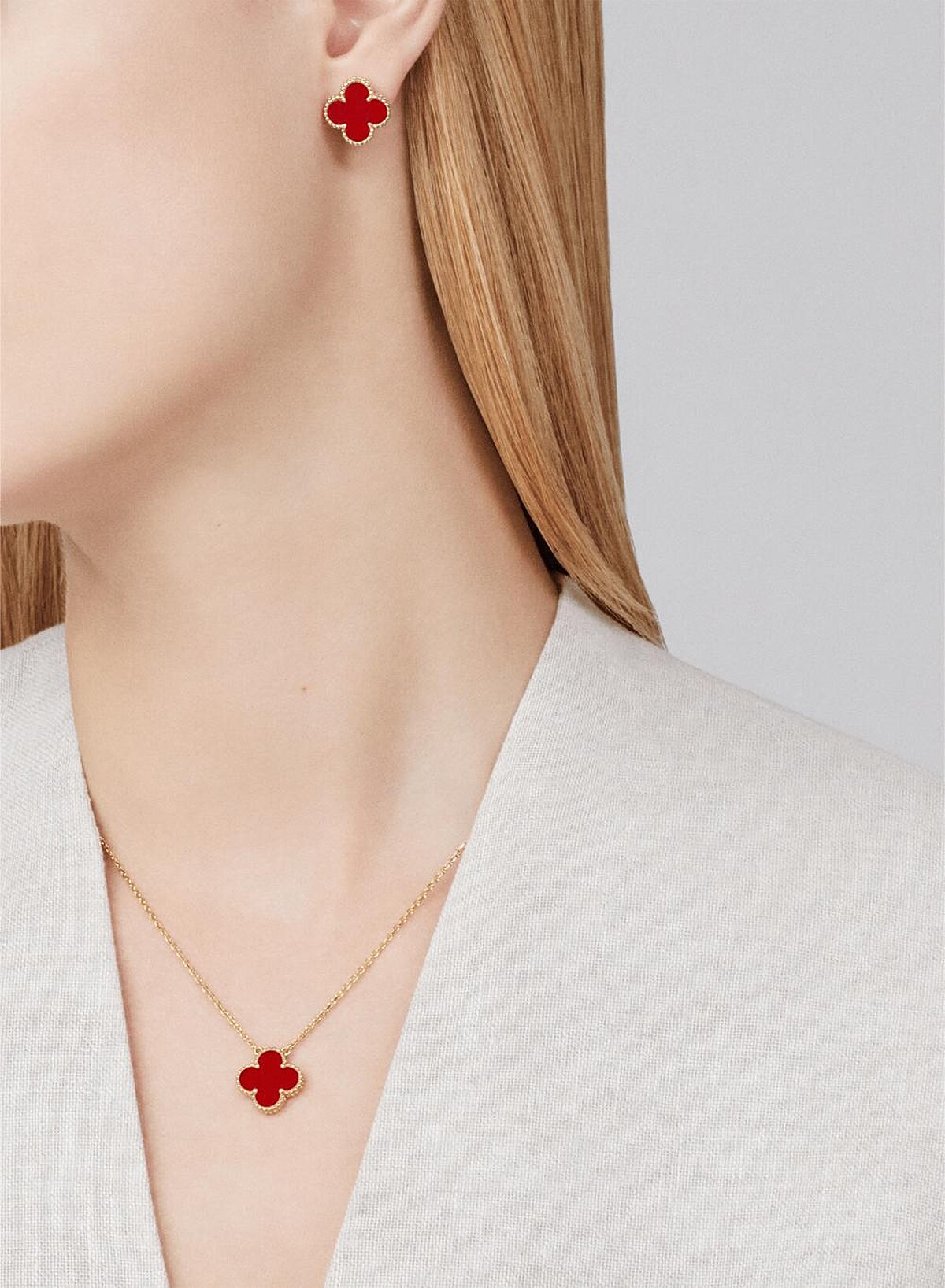 Van Cleef & Arpels - Vintage Alhambra吊墜(黃K金, 紅玉髓)