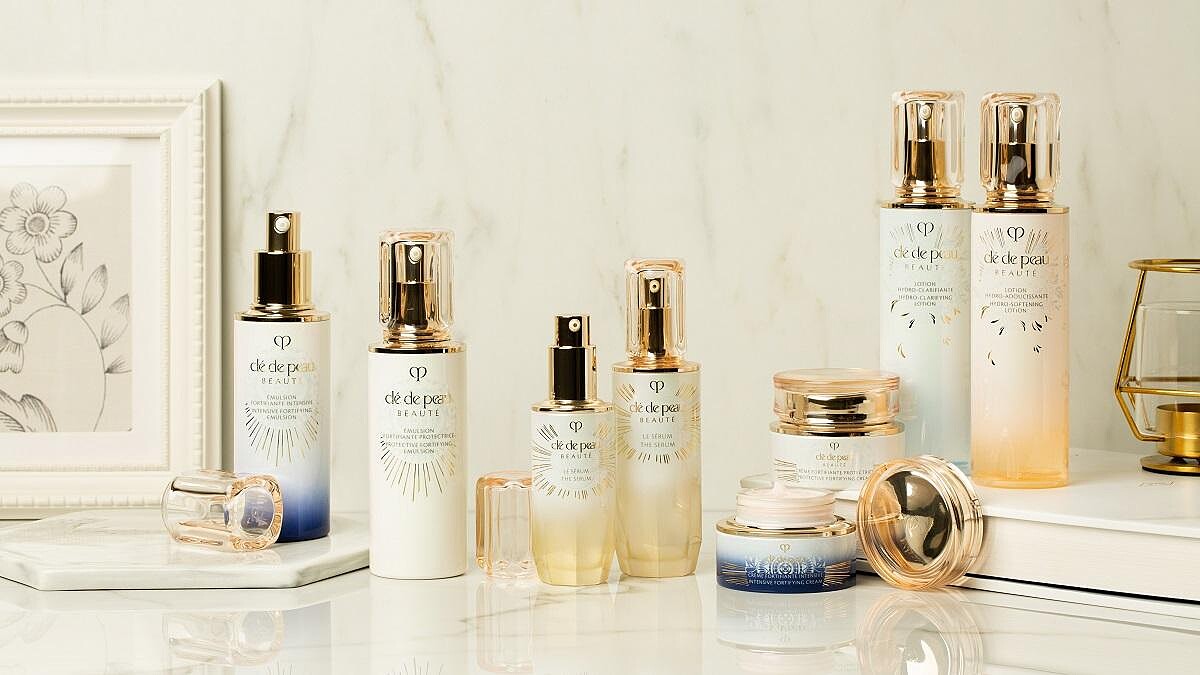 全球同步台灣首賣！肌膚與化妝台都昇華為藝術品等級！肌膚之鑰「激光瓶」超美75ml限量璀璨版登場，不只肌膚造光，連家裡都變成法式美術館 