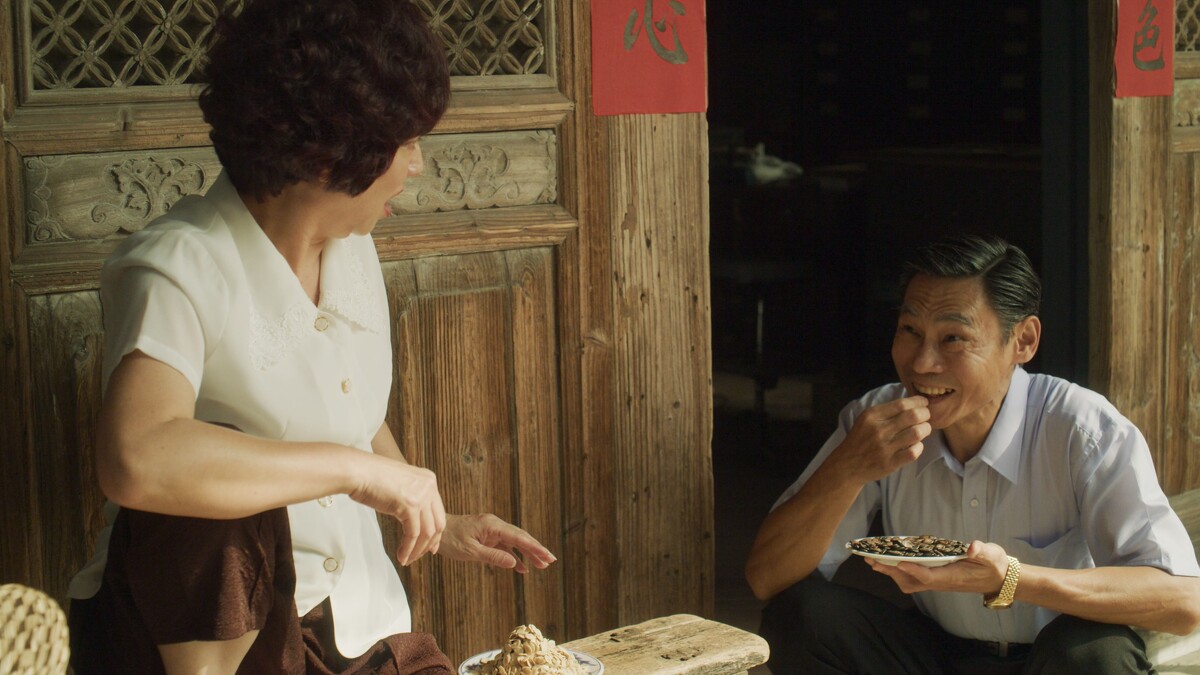 ▲▼劇中夏靖庭和陳竹昇父子意外成為「被爭產」的對象。(圖/華視、CATCHPLAY提供)