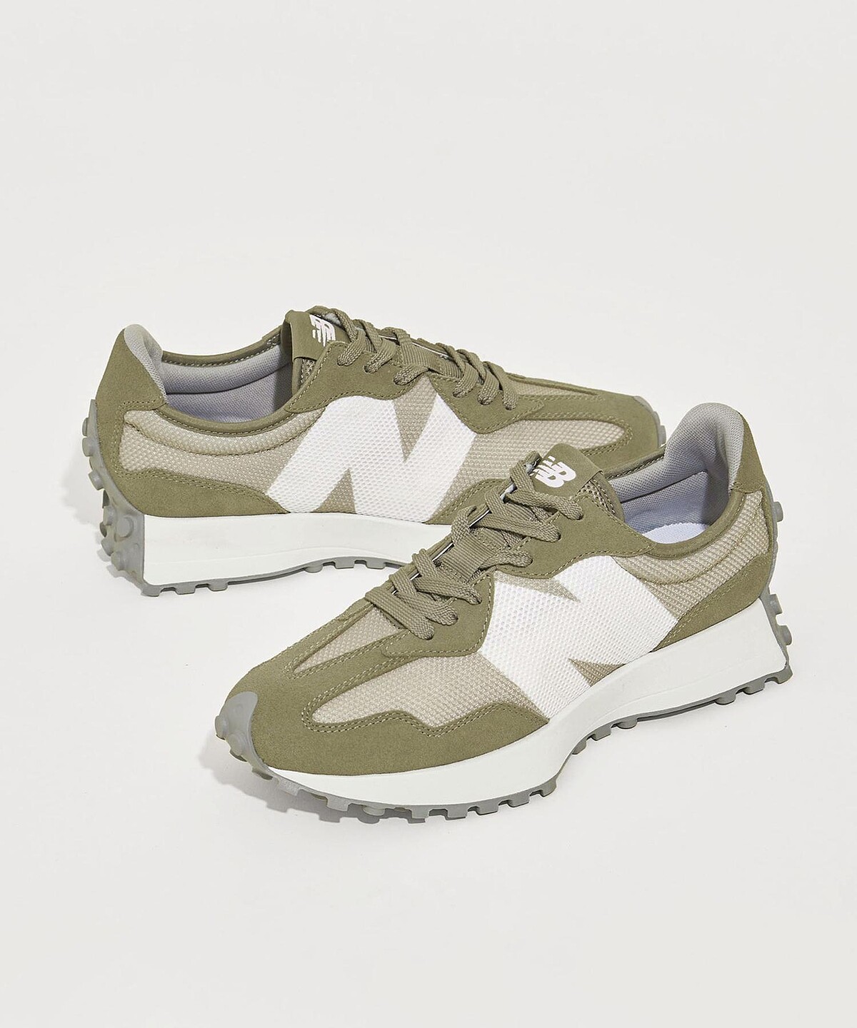New Balance X Beauty&Youth NB327，NT2,980