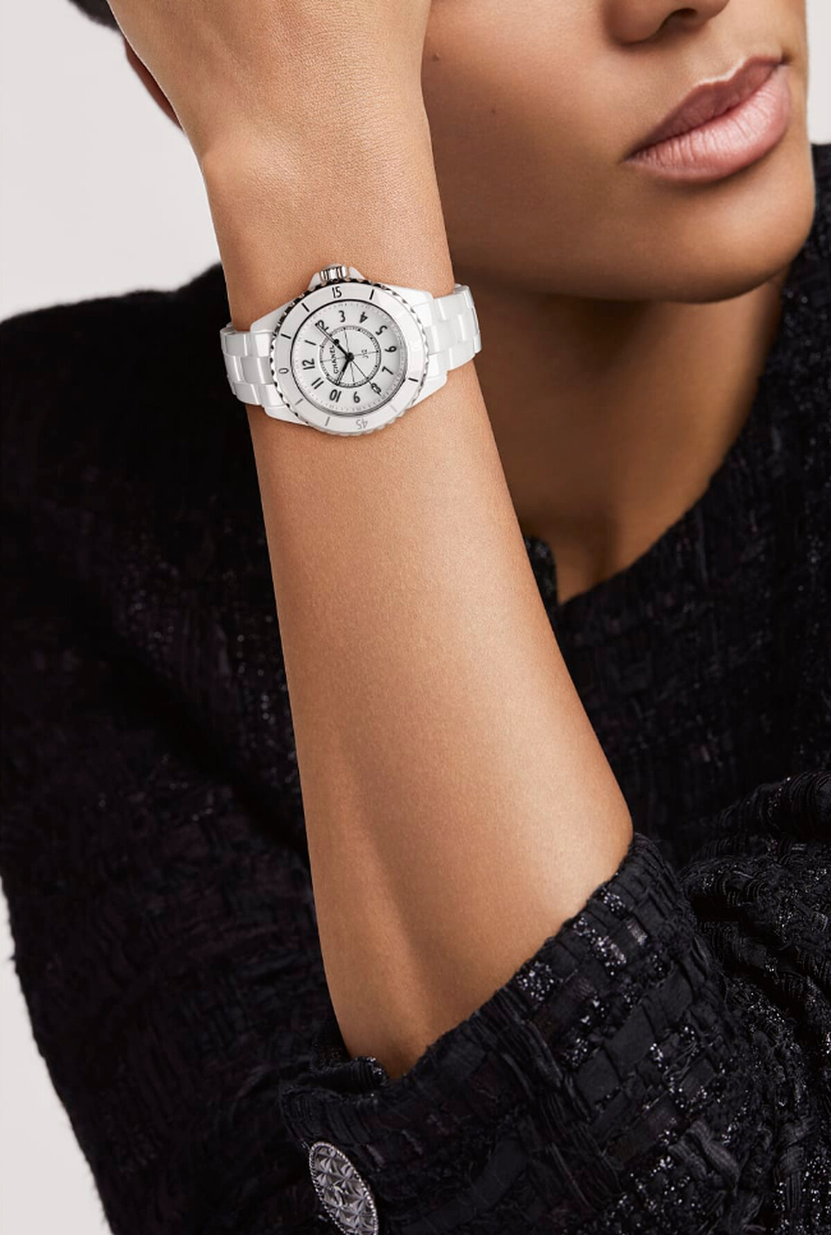 Chanel J12系列手錶，錶徑33毫米，售價NT160,000