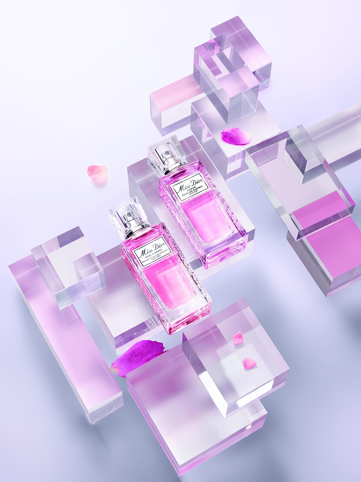 (左)Miss Dior漫舞玫瑰髮香噴霧與(右)Miss Dior髮香噴霧