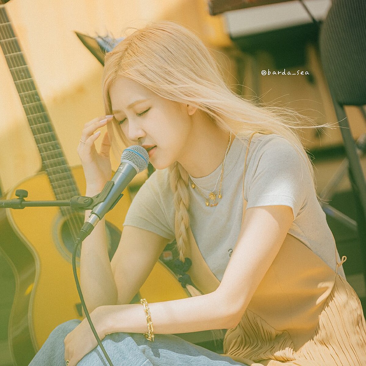 Rosé擔任音樂工讀生