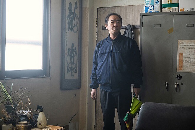 盛駿、金洪波、金寶羅、朴素珍《怪奇大廈》