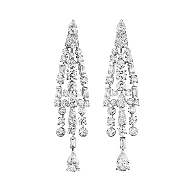 Chanel Diamond Sillage earrings