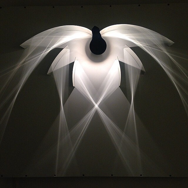 多層次三層燈罩設計所釋出的光源示意。