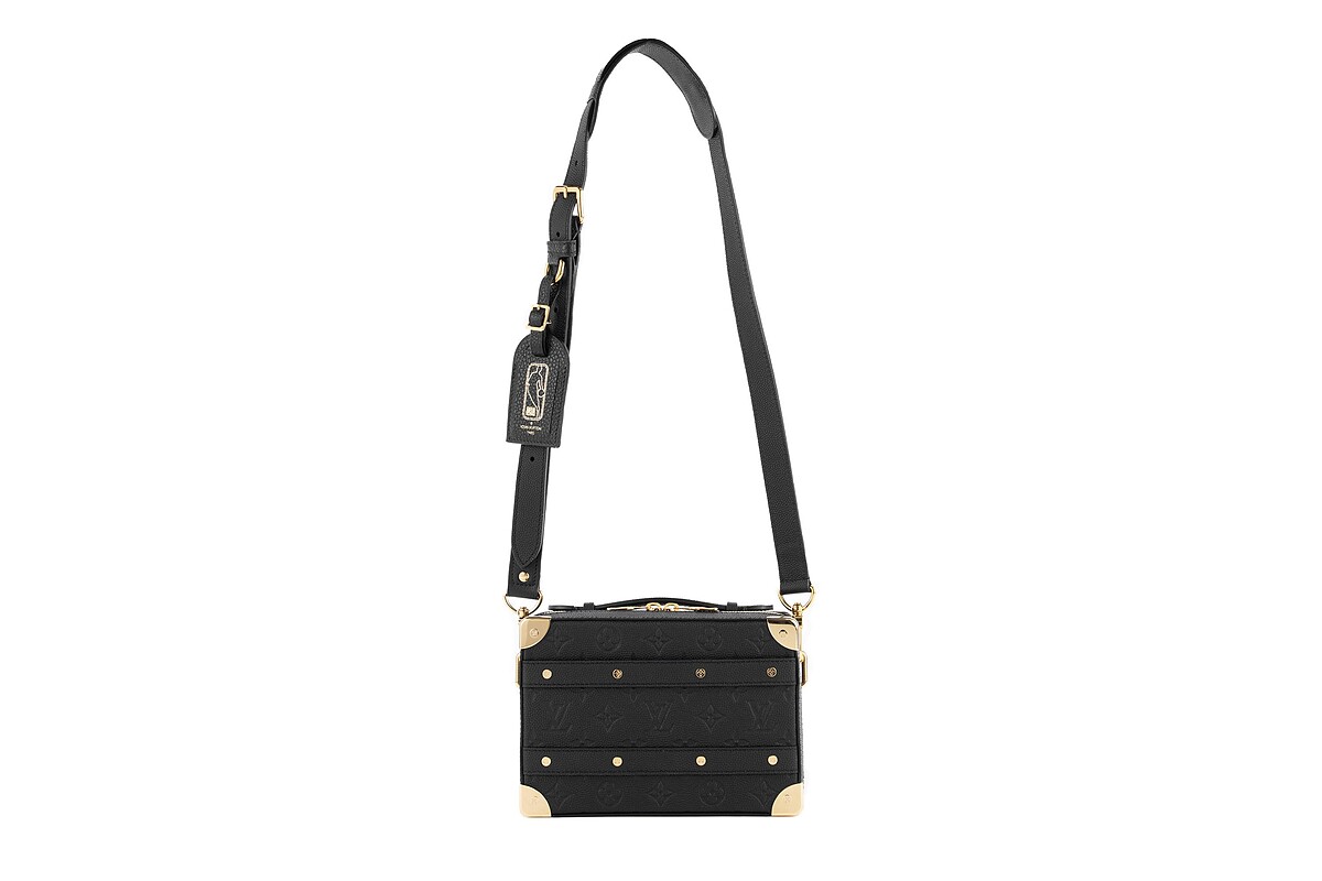 LV x NBA Handle Trunk，NT134,000。