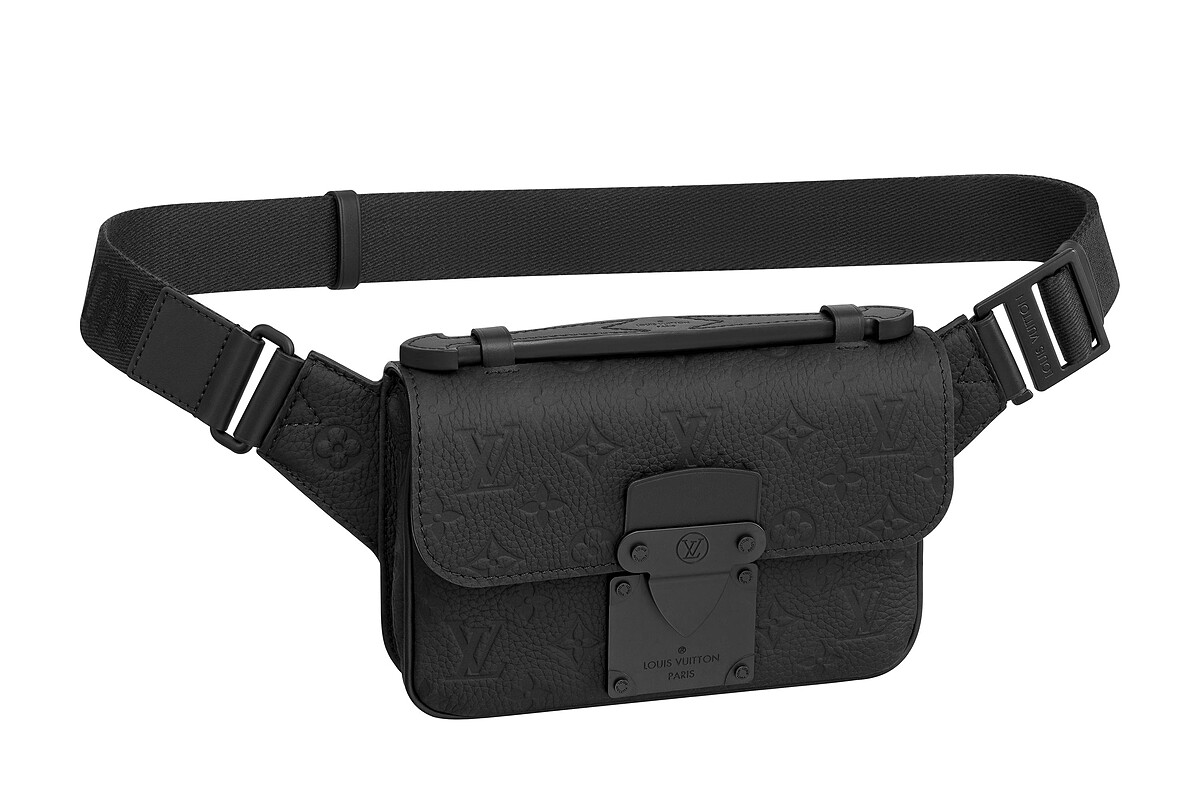 LOCK 斜背包，NT84,000。