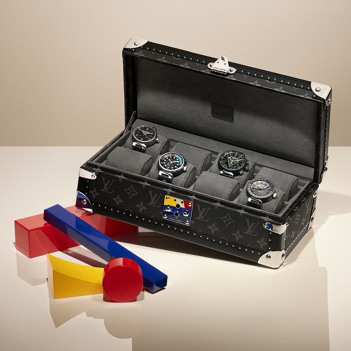 LV 腕錶箱，NT232,000。