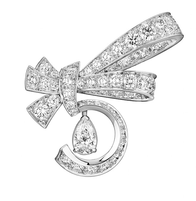 Knotted N&deg;5 胸針，Chanel。