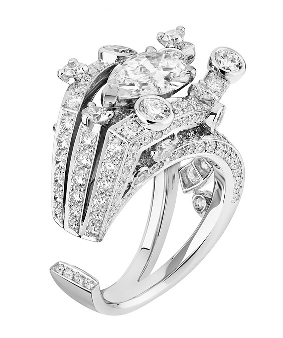 N&deg;5 頂級珠寶系列 Ribbon N&deg;5 戒指，Chanel。