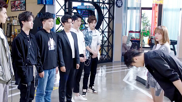 你微笑時很美 誠哥向隊友道歉