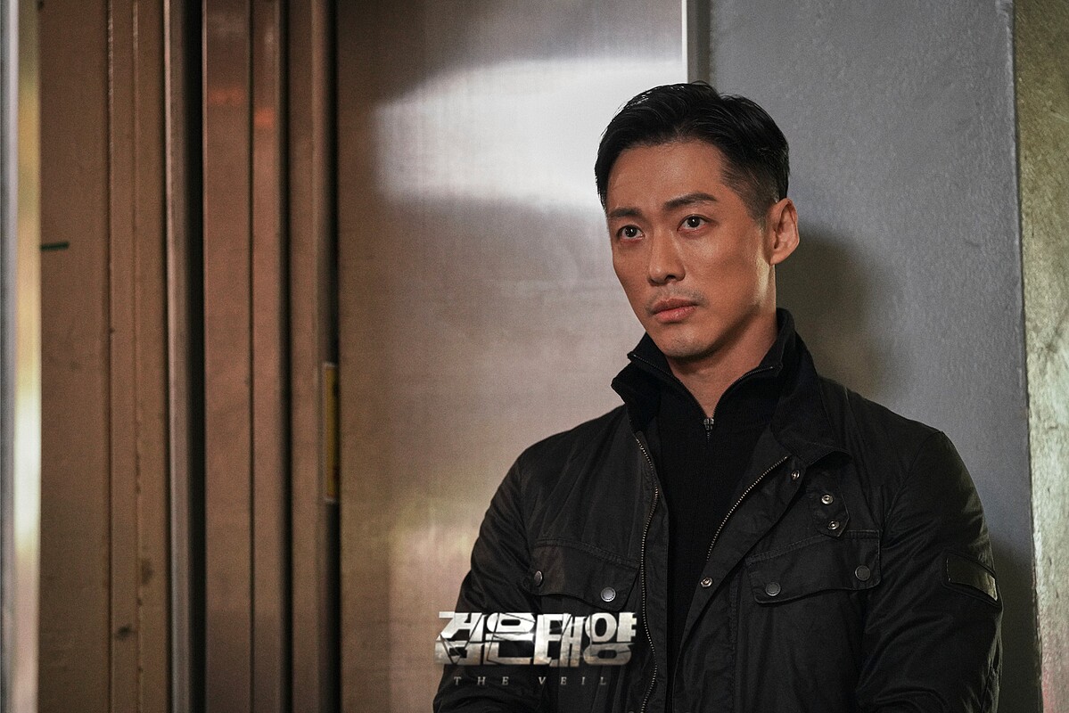  南宮珉 為新戲《黑色太陽》操成巨巨令人敬佩