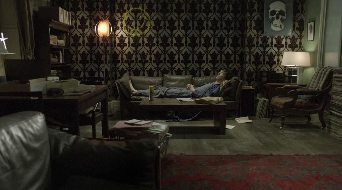 《新世紀福爾摩斯》主角福爾摩斯家中也可看見 Moon 的身影。