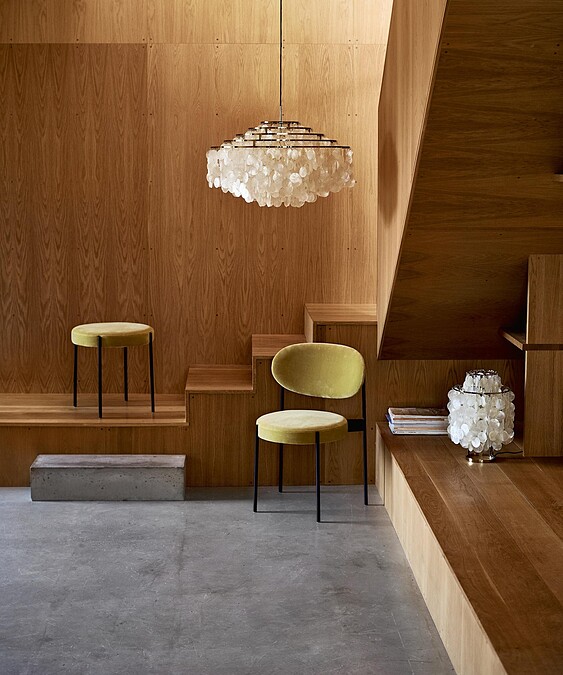 Fun 11DM 珍珠貝殼吊燈(黃銅),北歐櫥窗,NT107,800元。