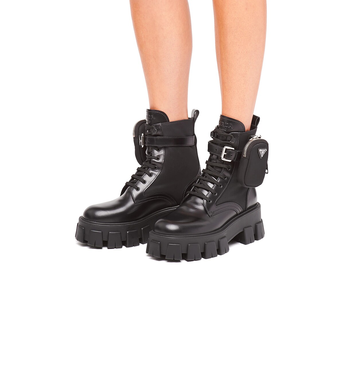 Prada Monolith皮革尼龍多功能短靴，NT52,000
