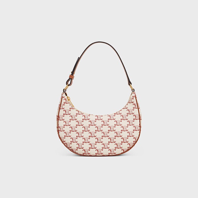 經典印花半月包，NT45,500。