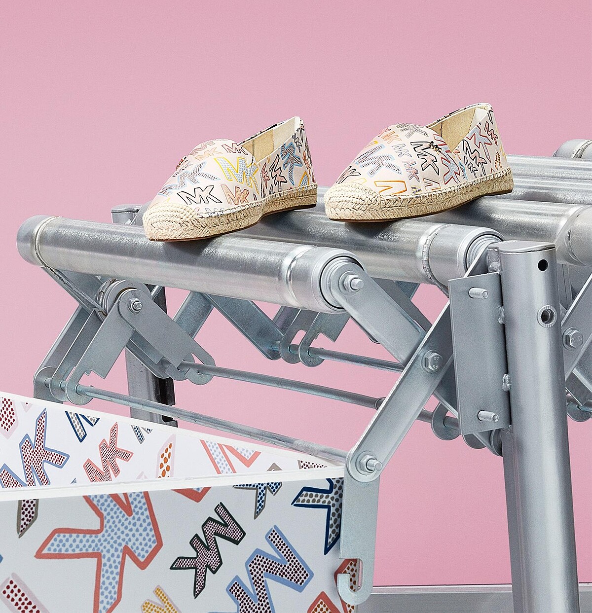 七夕膠囊系列草編鞋，NT4,700。