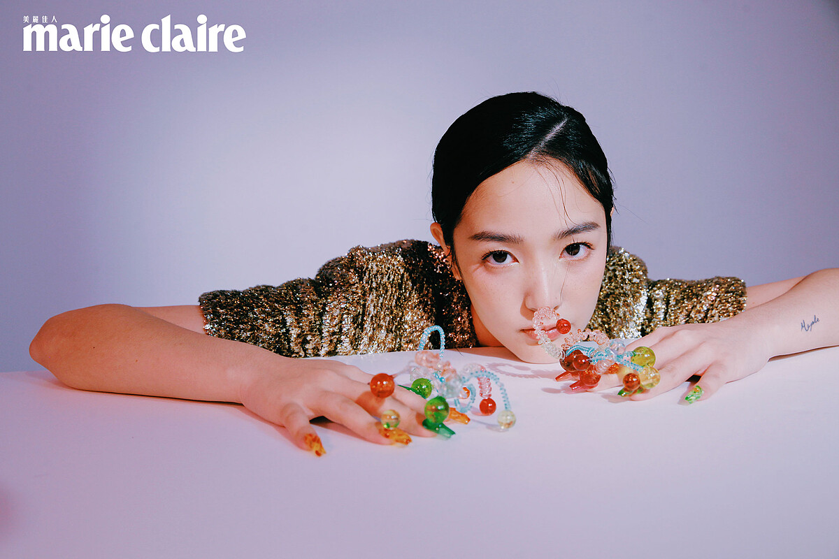 金色洋裝，Louis Vuitton