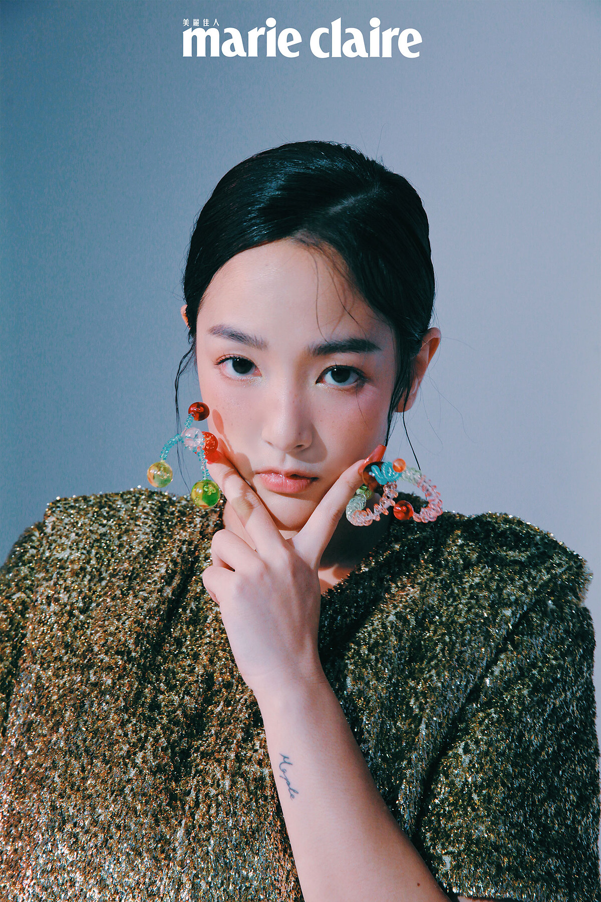 金色洋裝，Louis Vuitton