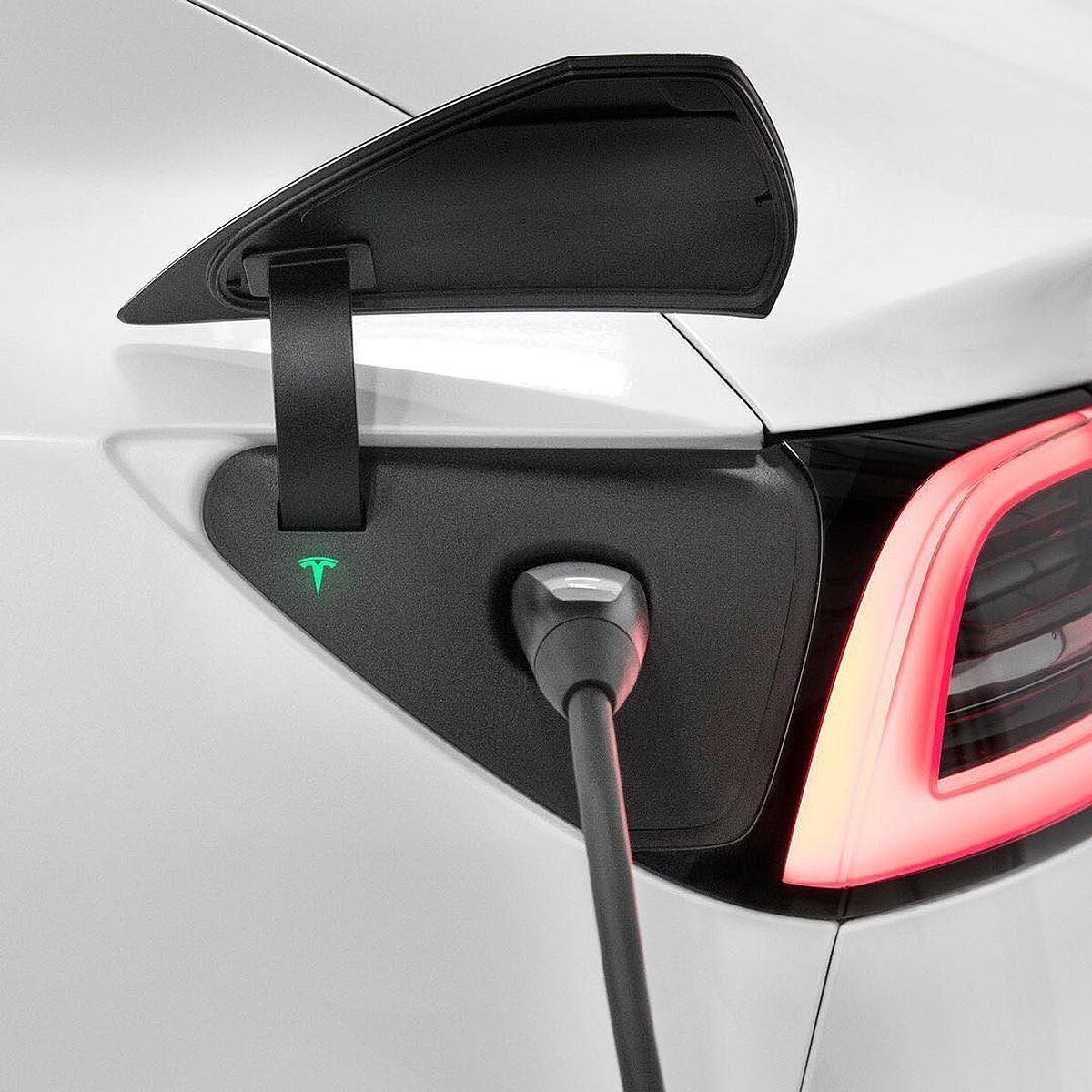 「超級充電時」是車主追劇的好時機。