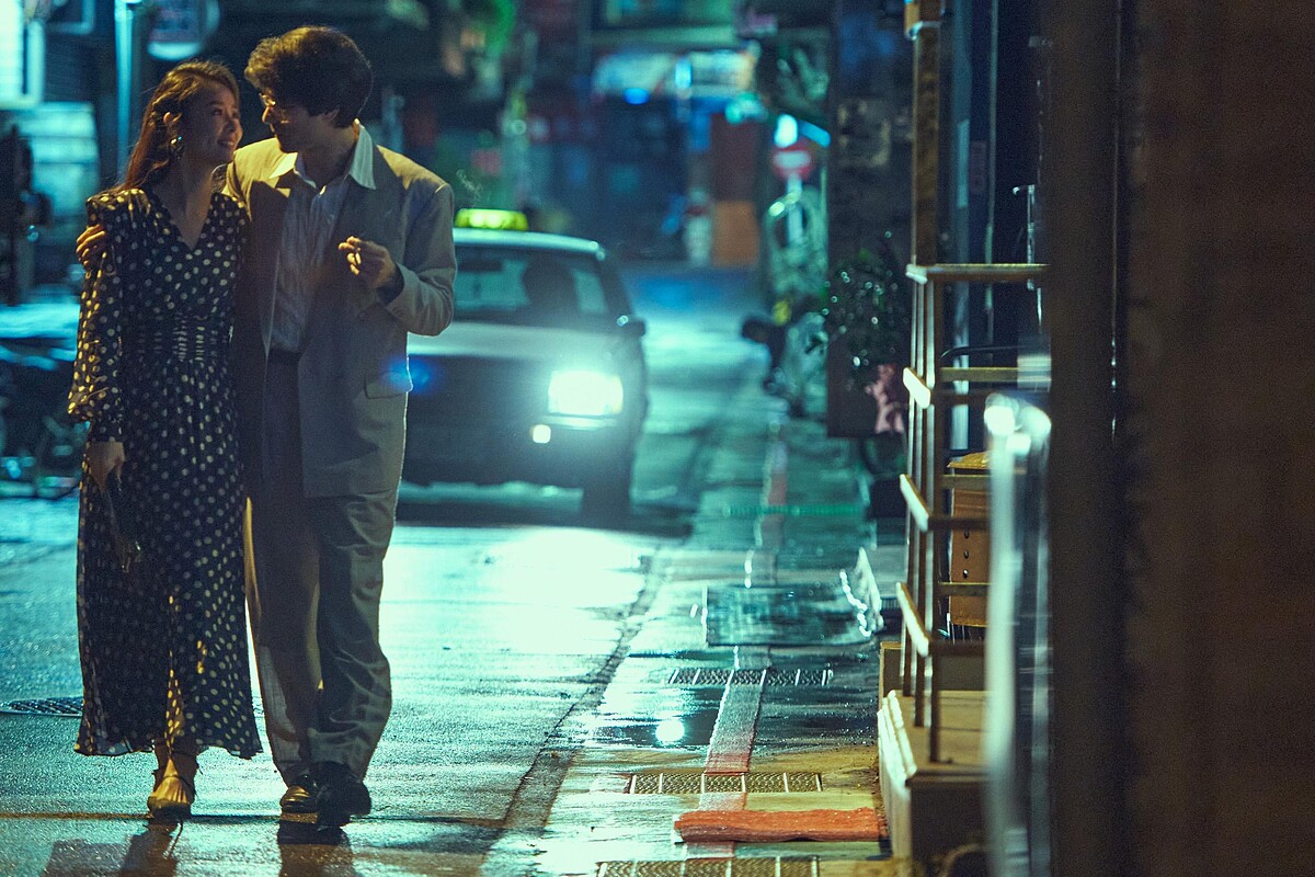 《華燈初上》林心如（左）與飾演電視台編劇的鳳小岳有精彩對手戲