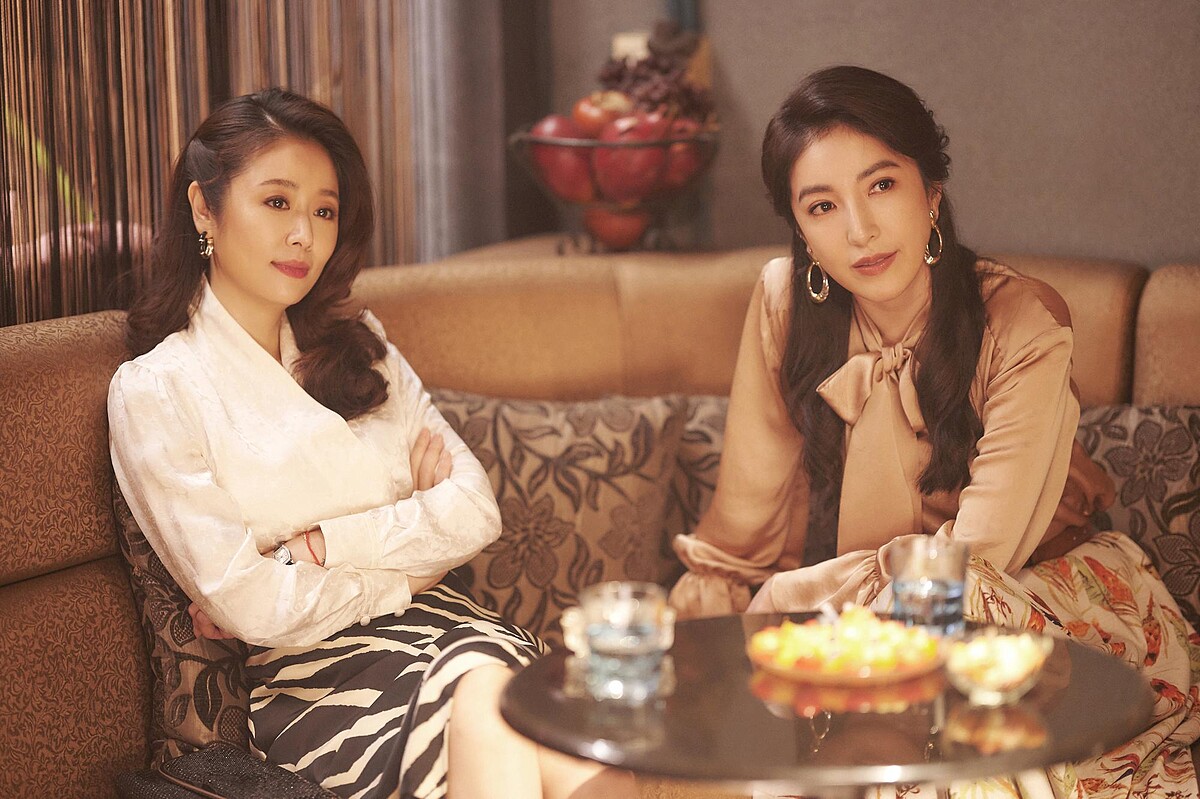 《華燈初上》林心如（左）、楊謹華為了維持媽媽桑的曼妙體態，拍戲期間特別克制飲食