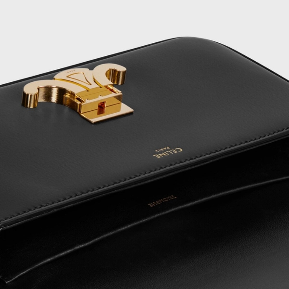 CELINE TRIOMPHE 小牛皮革肩背包，NT81,000