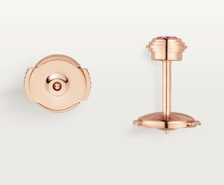 Cartier 卡地亞 Saphirs Légers de Cartier耳環,18K玫瑰金,每只鑲嵌一顆粉紅色藍寶石。圖案直徑5.03毫米,厚度2.8毫米,售價NT$43,000(同系列另有手鍊與項鍊)