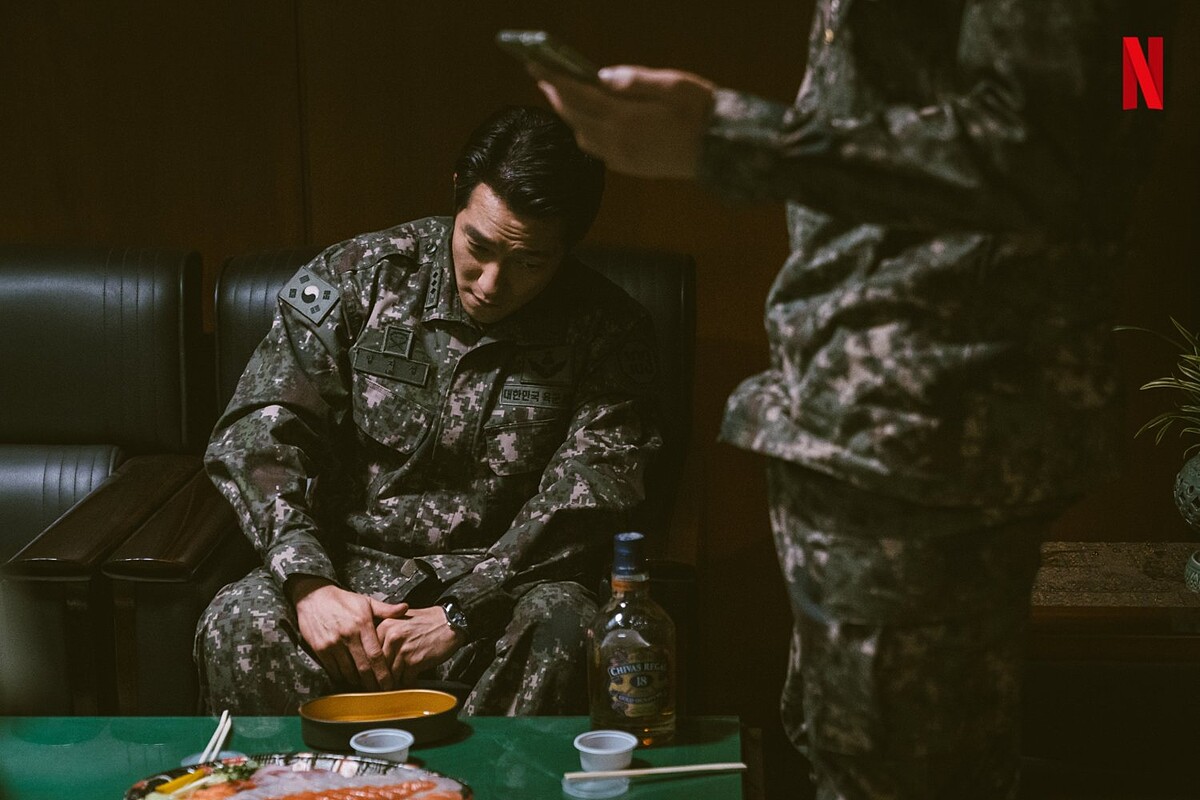 孫錫久《D.P：逃兵追緝令》中有精彩演出