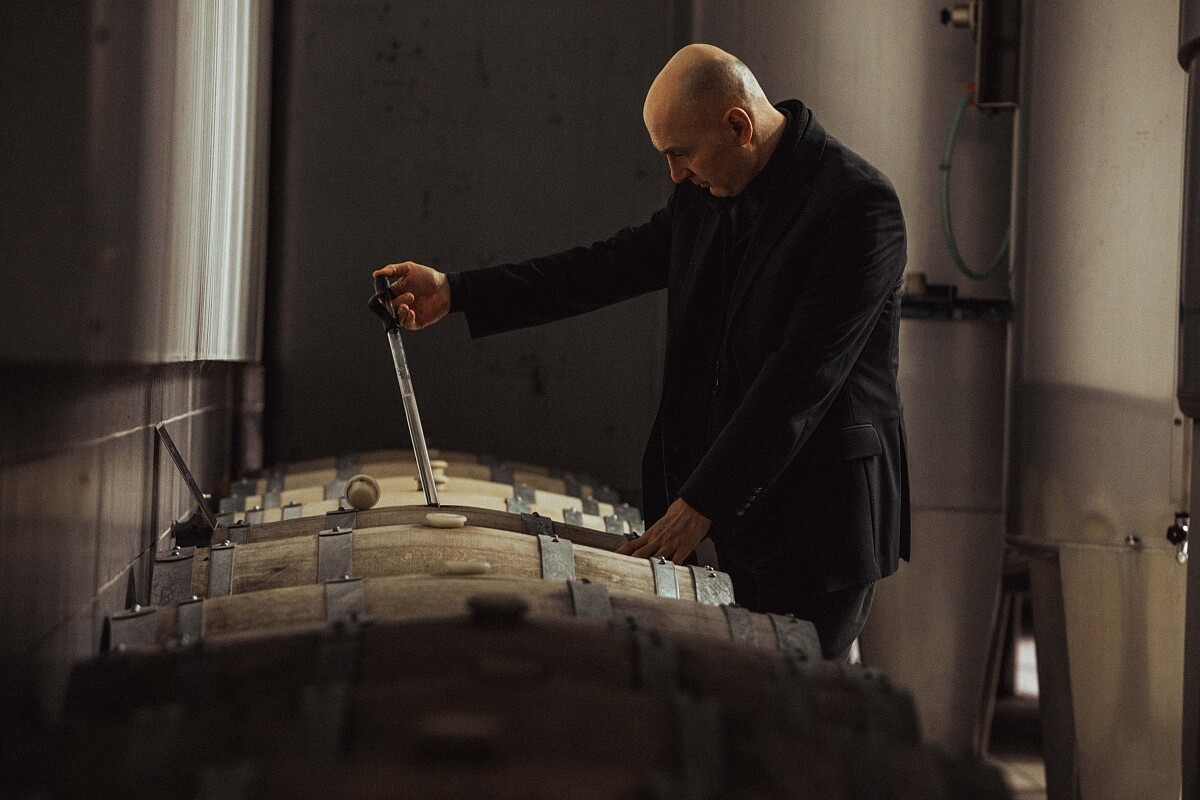 天夢香檳酒莊酒窖總管與葡萄栽培負責人 Bertrand Lh&ocirc;pital 是家族第四代傳承者。