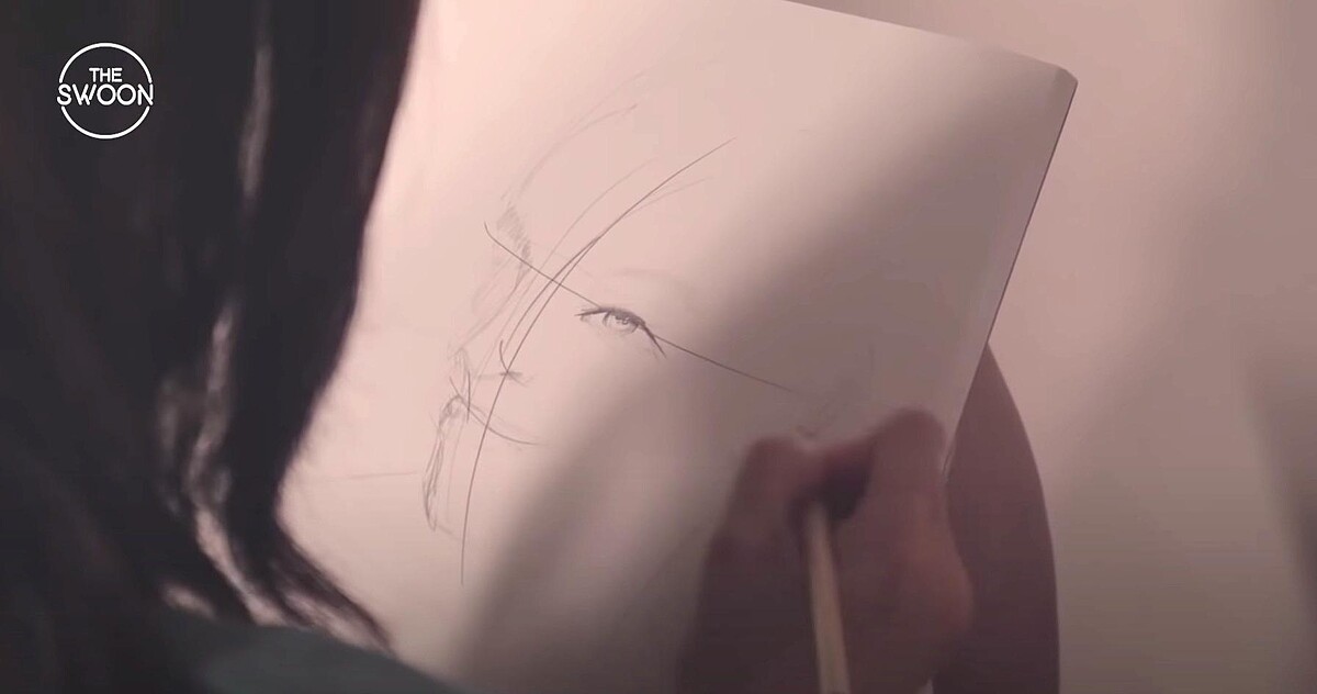 劉娜比 房間牆上畫作有許多是 韓韶禧 親手創作