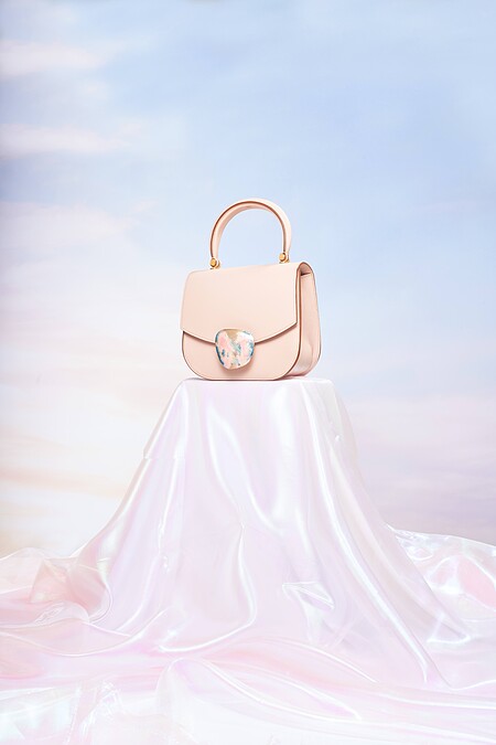  SAUVEREIGN 玫瑰粉色手提包，NT239,600。