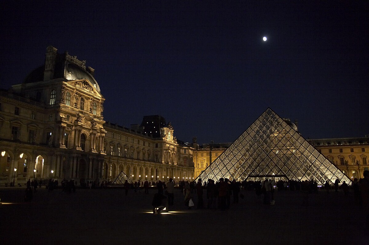 Palais du Louvre. Cour Napoléon - Pyramide du Louvre Photo © Musée du Louvre, Dist. RMN-Grand Palais / Angèle Dequier © Ieoh Ming Pei