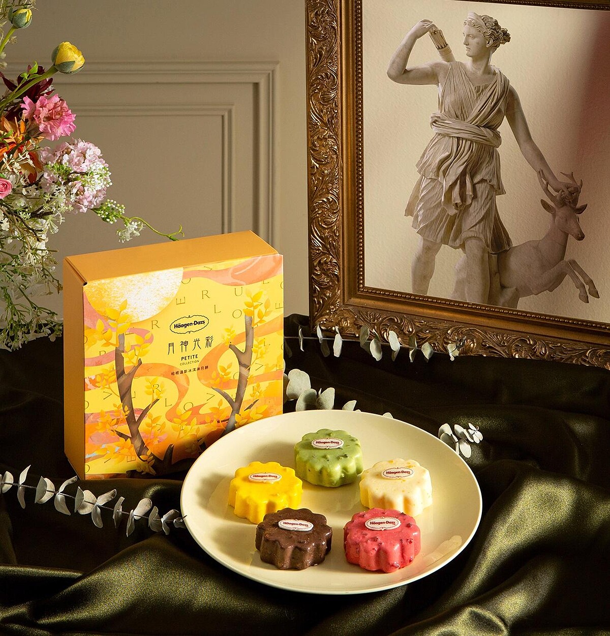 「月神光彩」冰淇淋月餅禮盒,NT1,280(5入)