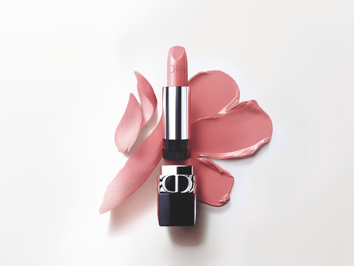 Dior藍星精華唇膏採用可替換式蕊心，延續Dior一直以來永續發展的願景。