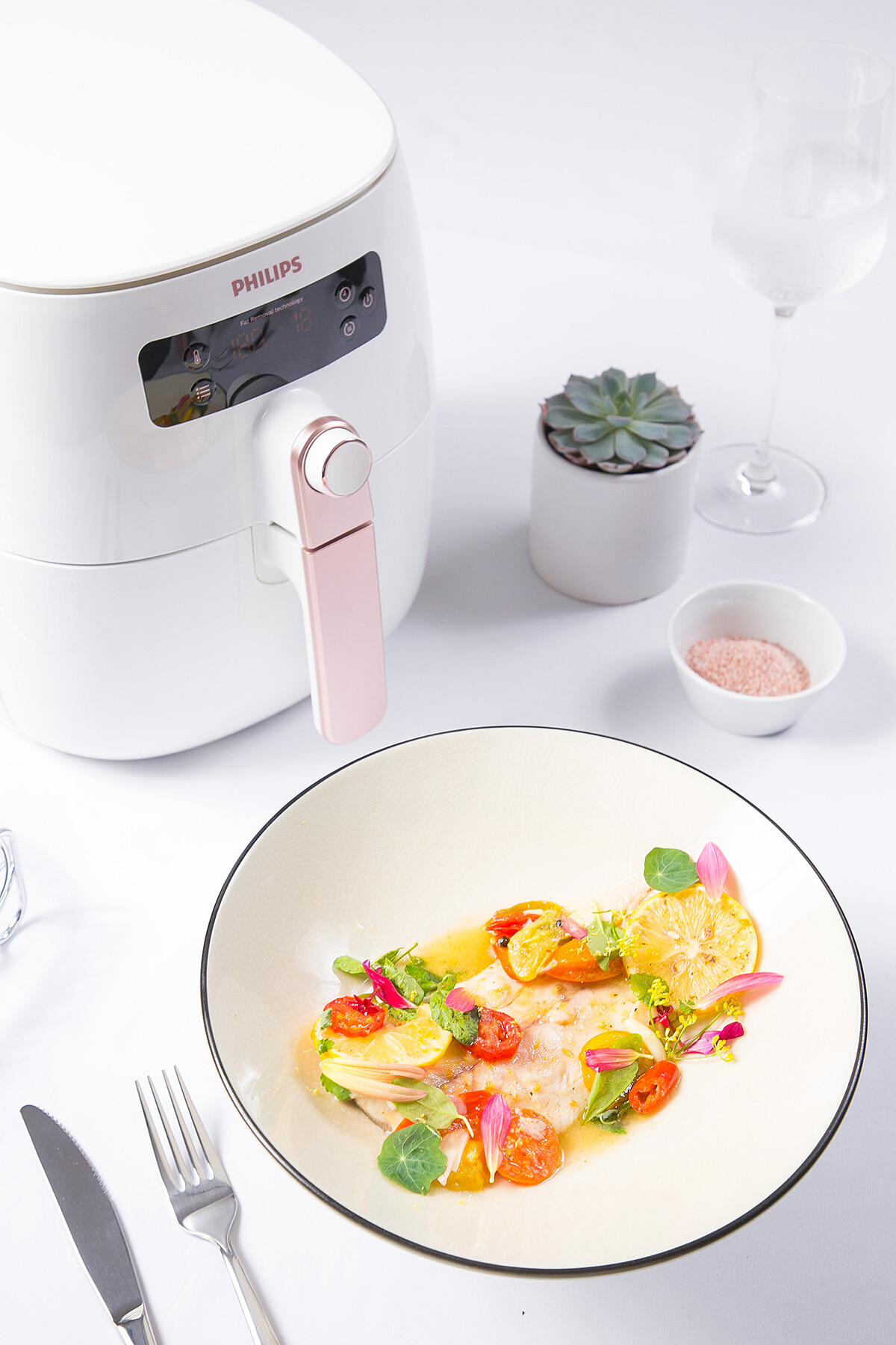 前菜「風味紙包魚」。