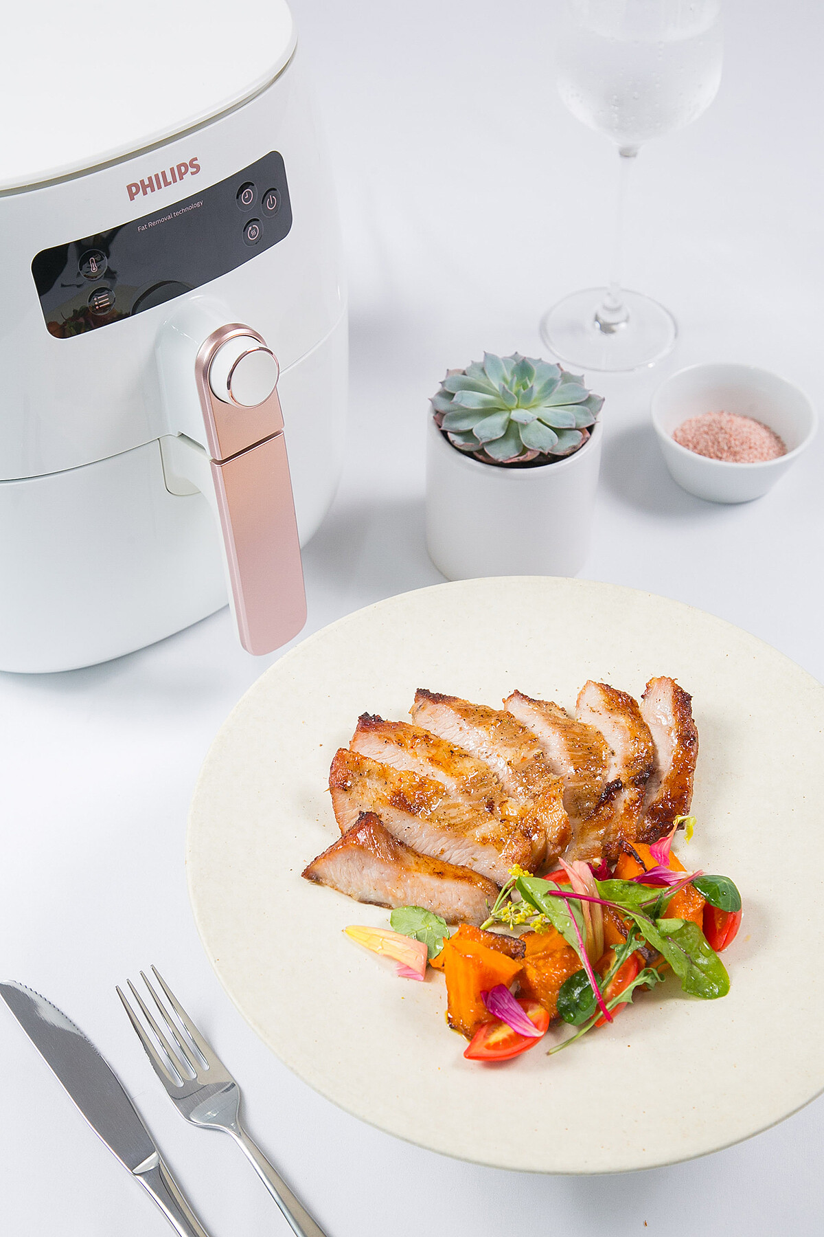 主菜「醬漬烘烤松阪豬」。