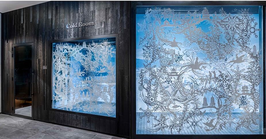 特別邀請台籍加拿大藝術家ED Pien，在Cold Room入口打造融合東方剪紙工藝與台灣著名景點地標的裝置藝術品。