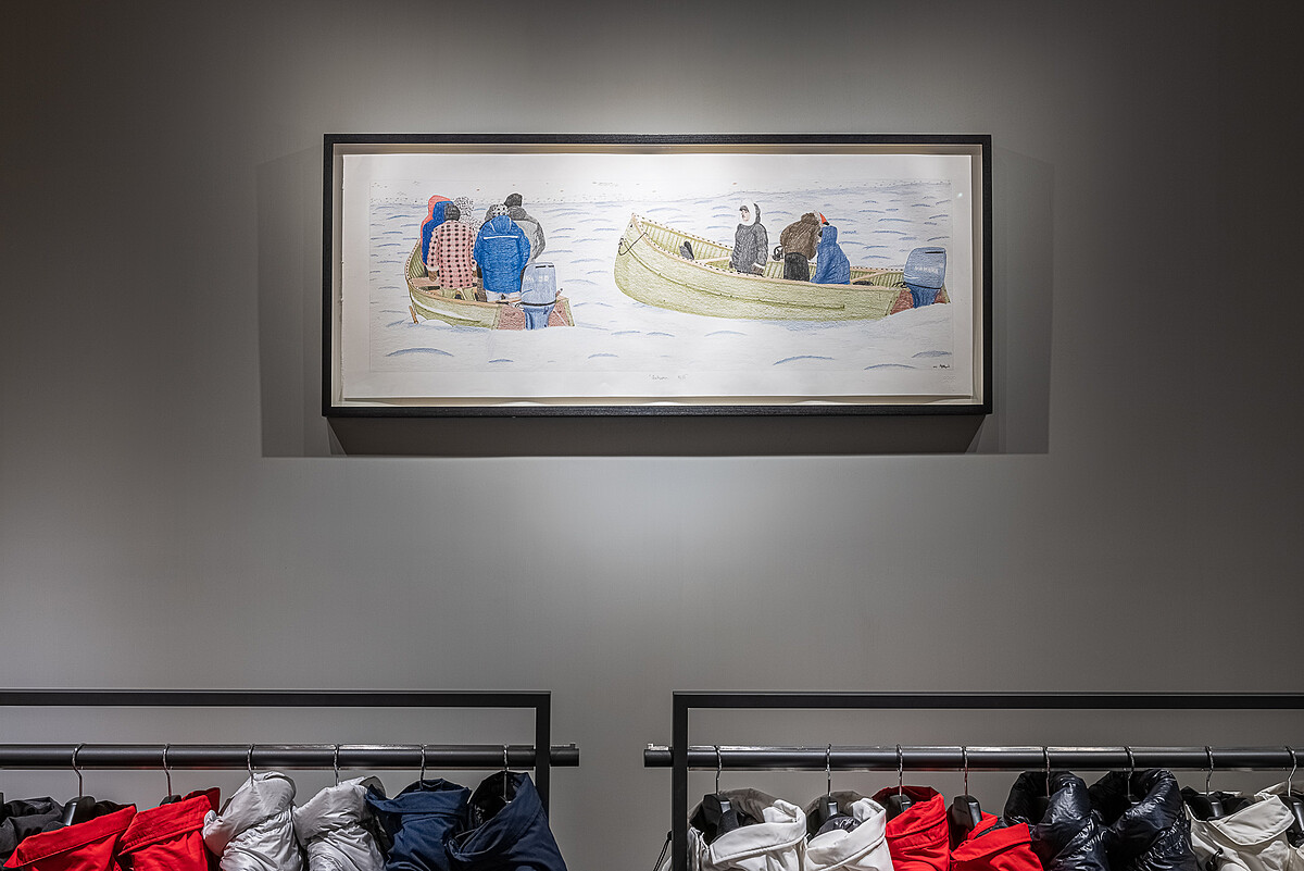 透過掛置於店內牆上的因紐特藝術家作品，讓世界各地更了解加拿大人民獨有的生活方式及北境特有的文化風情。 