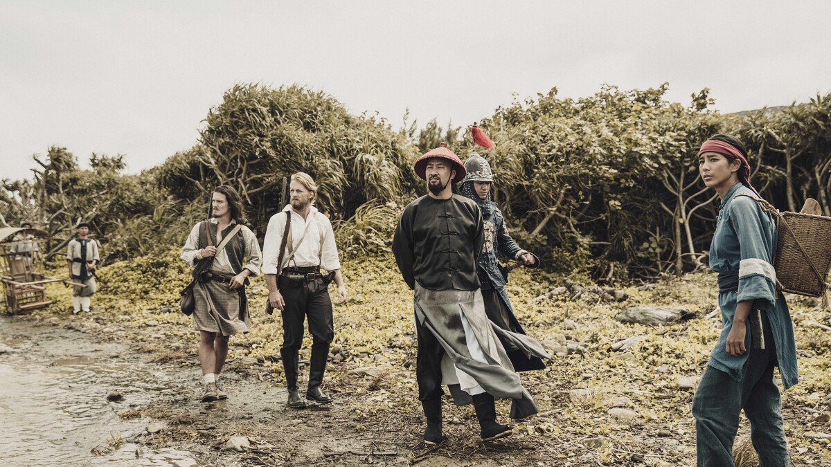 《斯卡羅》温貞菱(右一)、法比歐(左二)、黃健瑋(左三)、周厚安(左一)因戲結緣拍出好交情