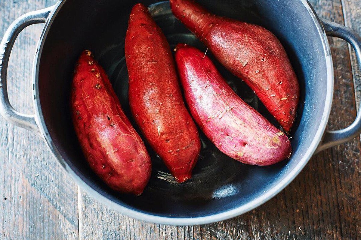 使用 Vermicular 蒸煮可以保留食材原味。