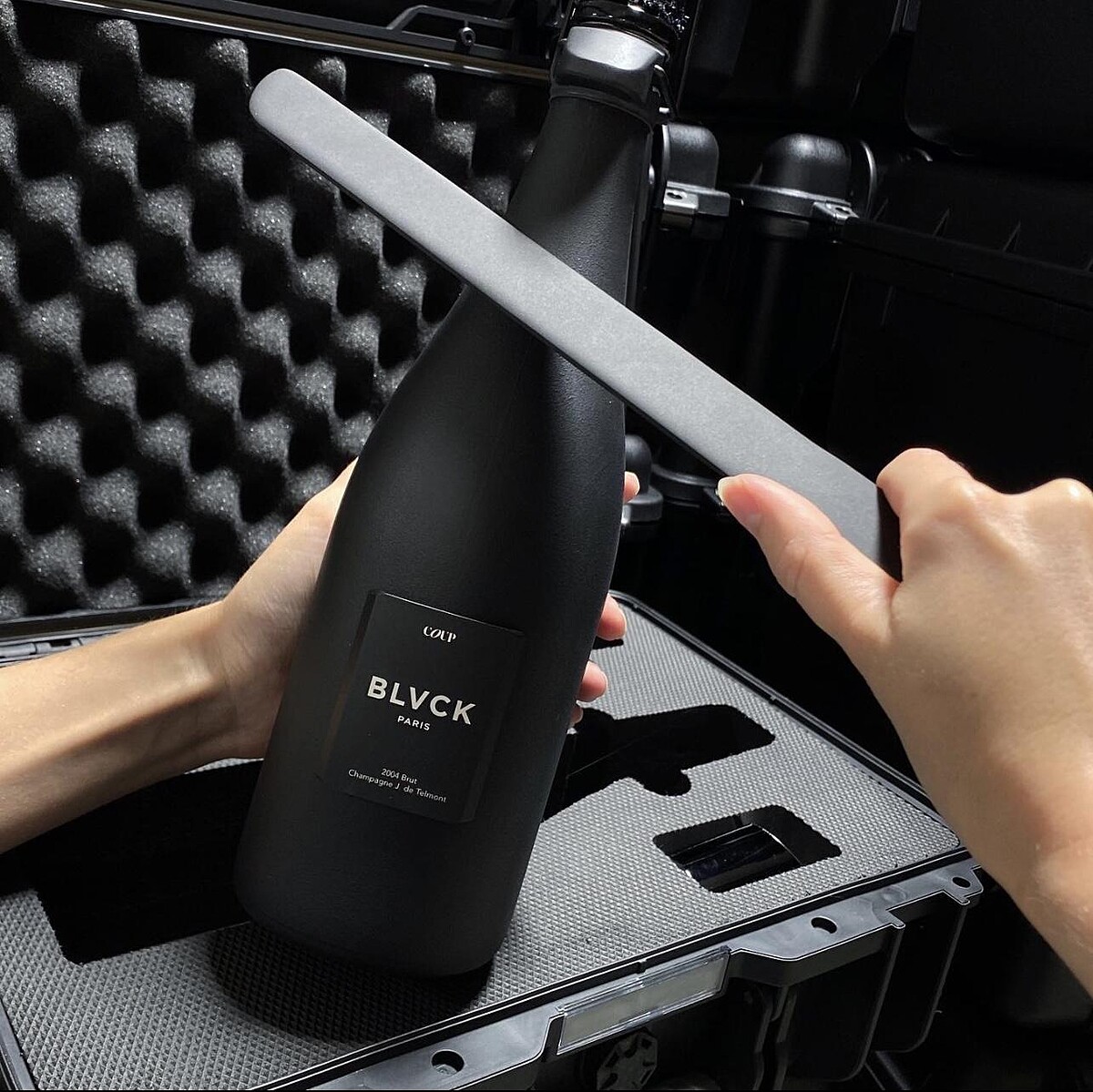 BLVCK X Coup限量聯名香檳系列